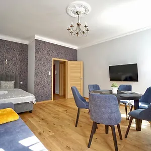 warsaw-premium-apartments-deluxe-old-town.warsawhotelspoland.com/